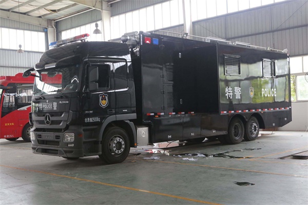 通讯指挥车