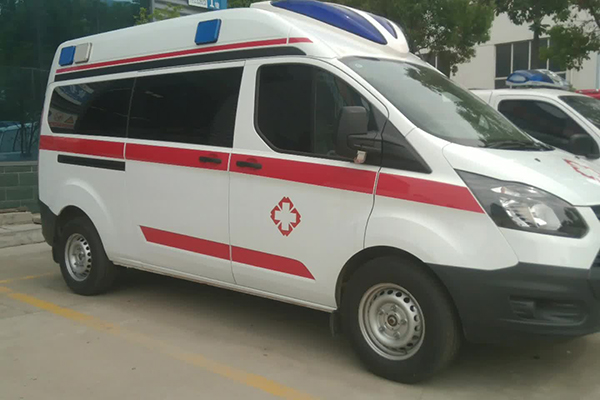 依维柯救护车